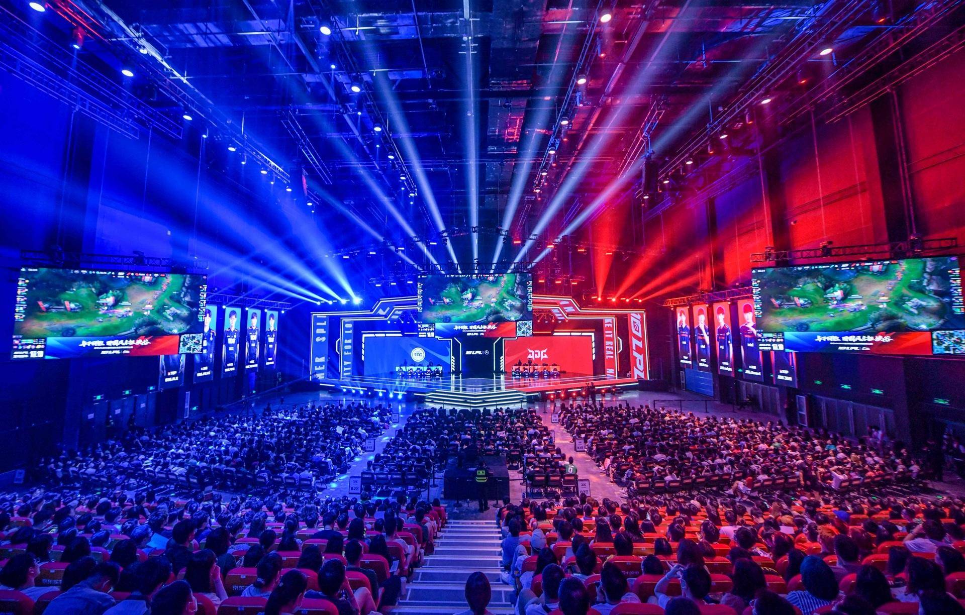 名单呈现出 名单呈现出