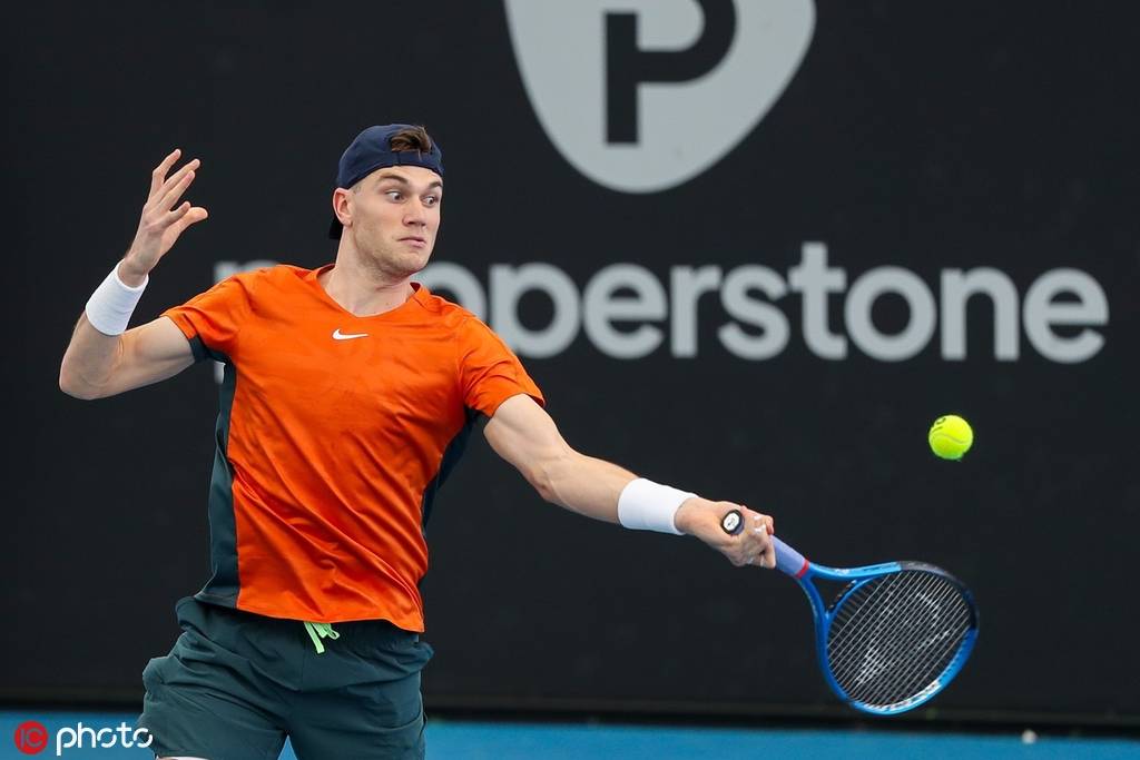 的表现不仅 的表现不仅